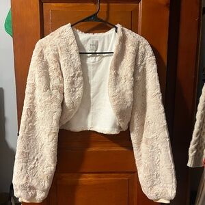 Faux fur cream shrug